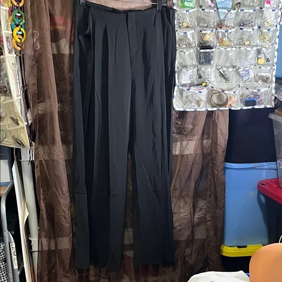 Women's Black Wide-Leg Pleated Trousers - Picture 1 of 16